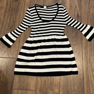 Vintage Maurice’s Black, White and gold Striped Top with flare sleeves